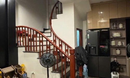 Nhà Cực Hiếm ở ngay – 30m ra hồ 1 Bồ Đề – 36m2 5 tầng mt 4m chủ thiện chí giá 8,7 tỷ .